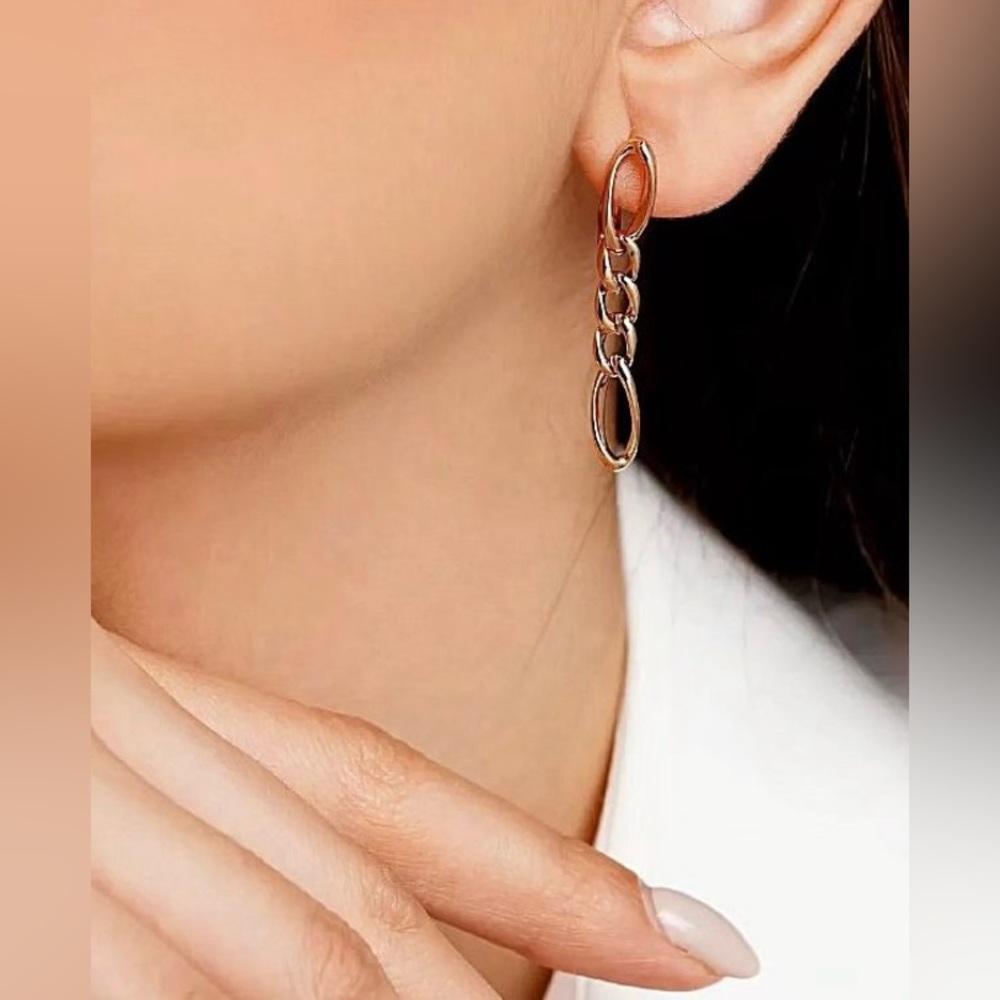 Last One🔥 Chain Huggie Earrings | 18k Gold Plated | Luxury Jewelry